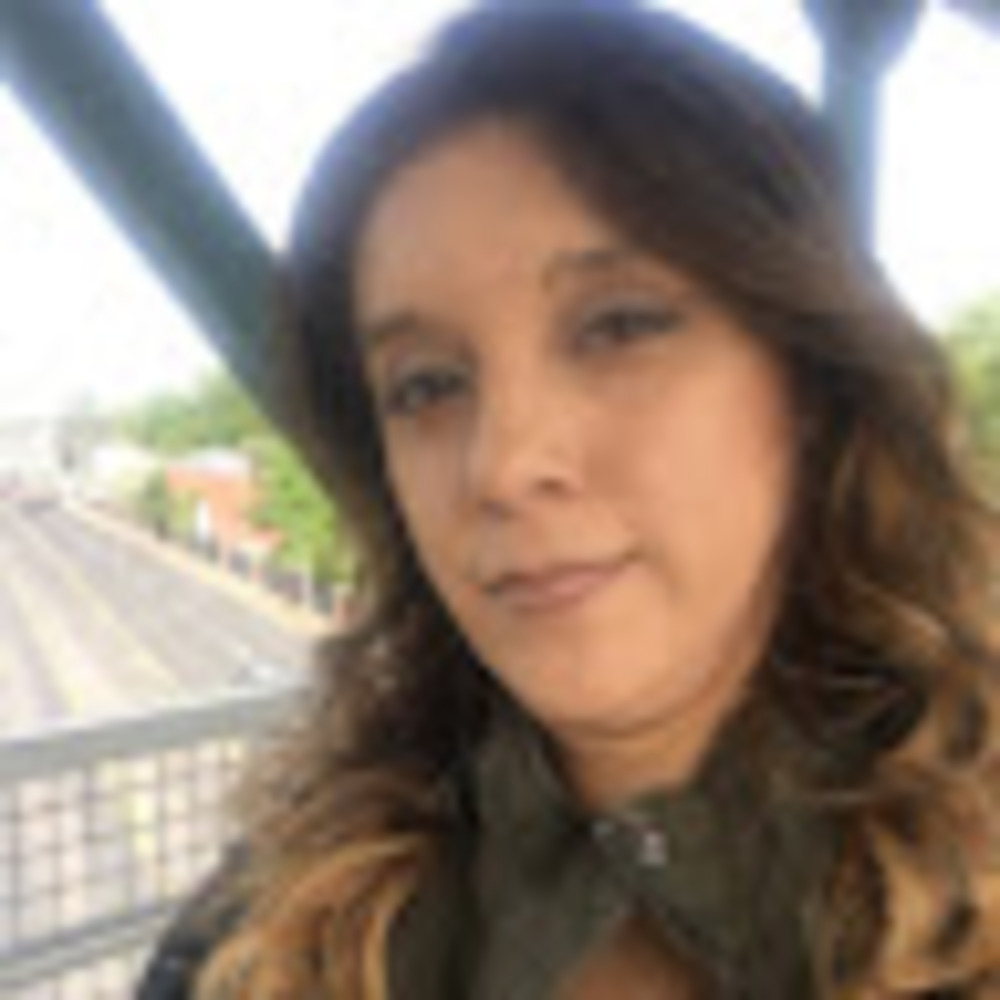 Meet your Posher, Yecenia